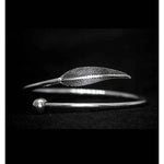 Load image into Gallery viewer, Leaf Bangle