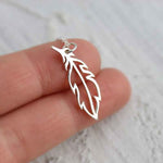Load image into Gallery viewer, Feather Pendent Chain
