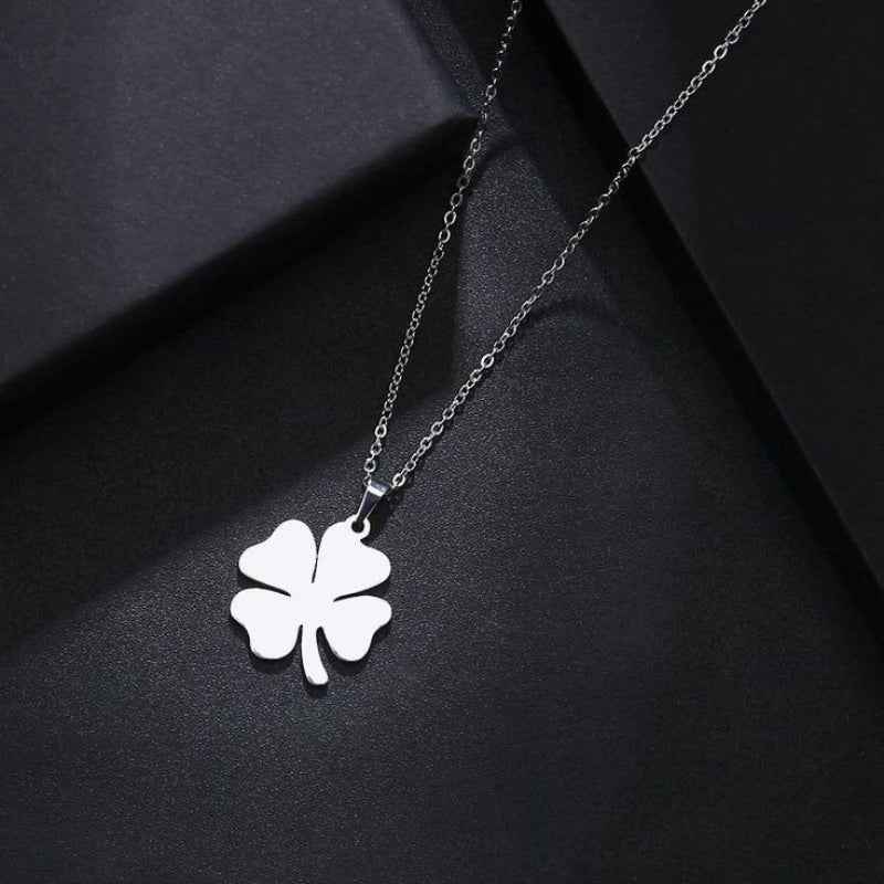 Clover pendent chain