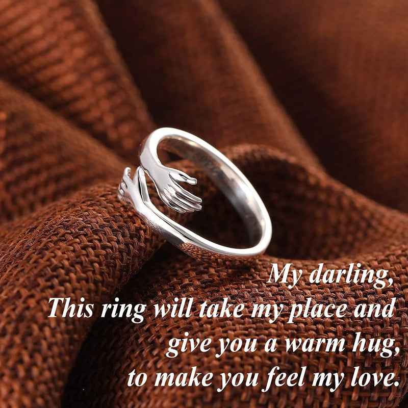 Hug silver ring
