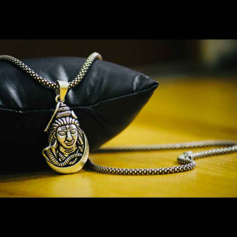 Shiv mukh pendent with oxidised chain