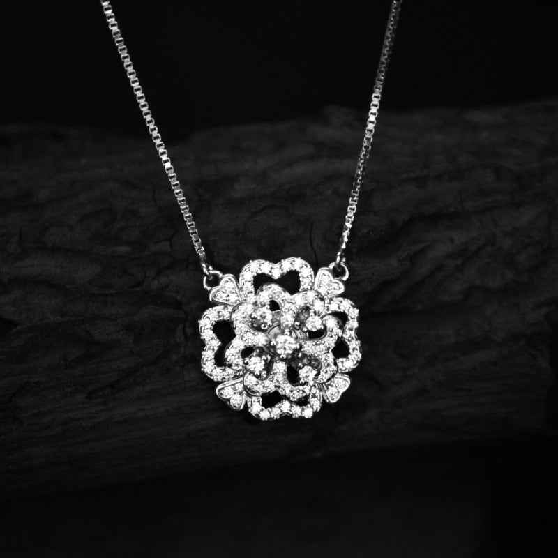 Spinning flower pendent chain