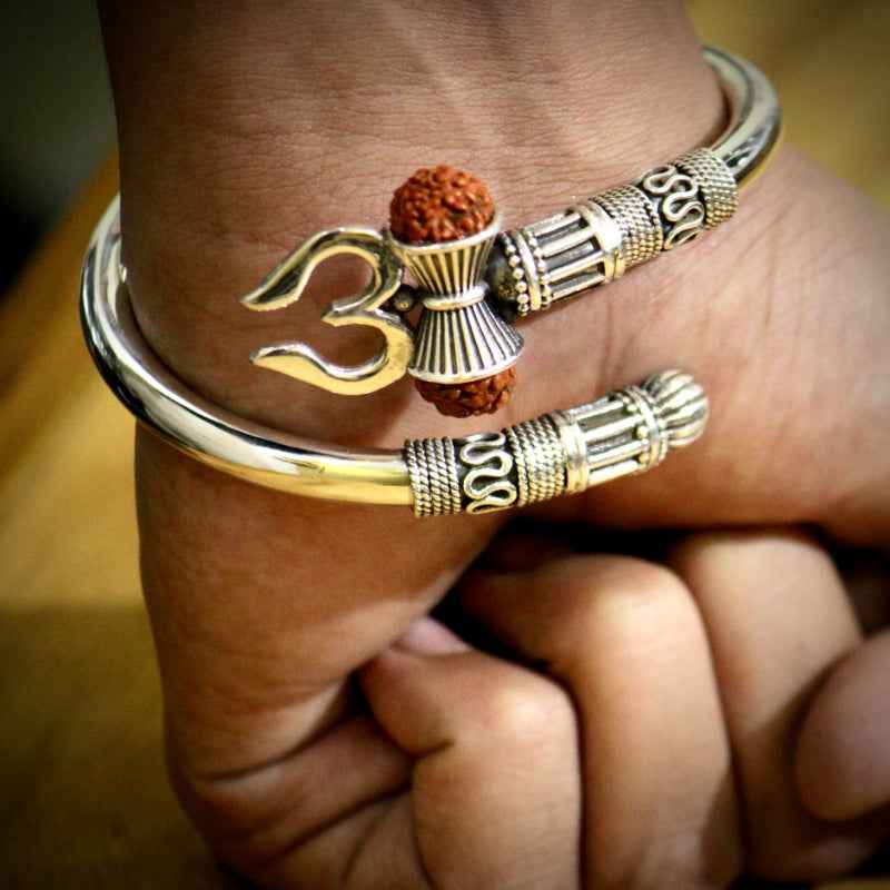 New plain design trishul kada