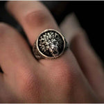 Load image into Gallery viewer, Circle Lion Ring
