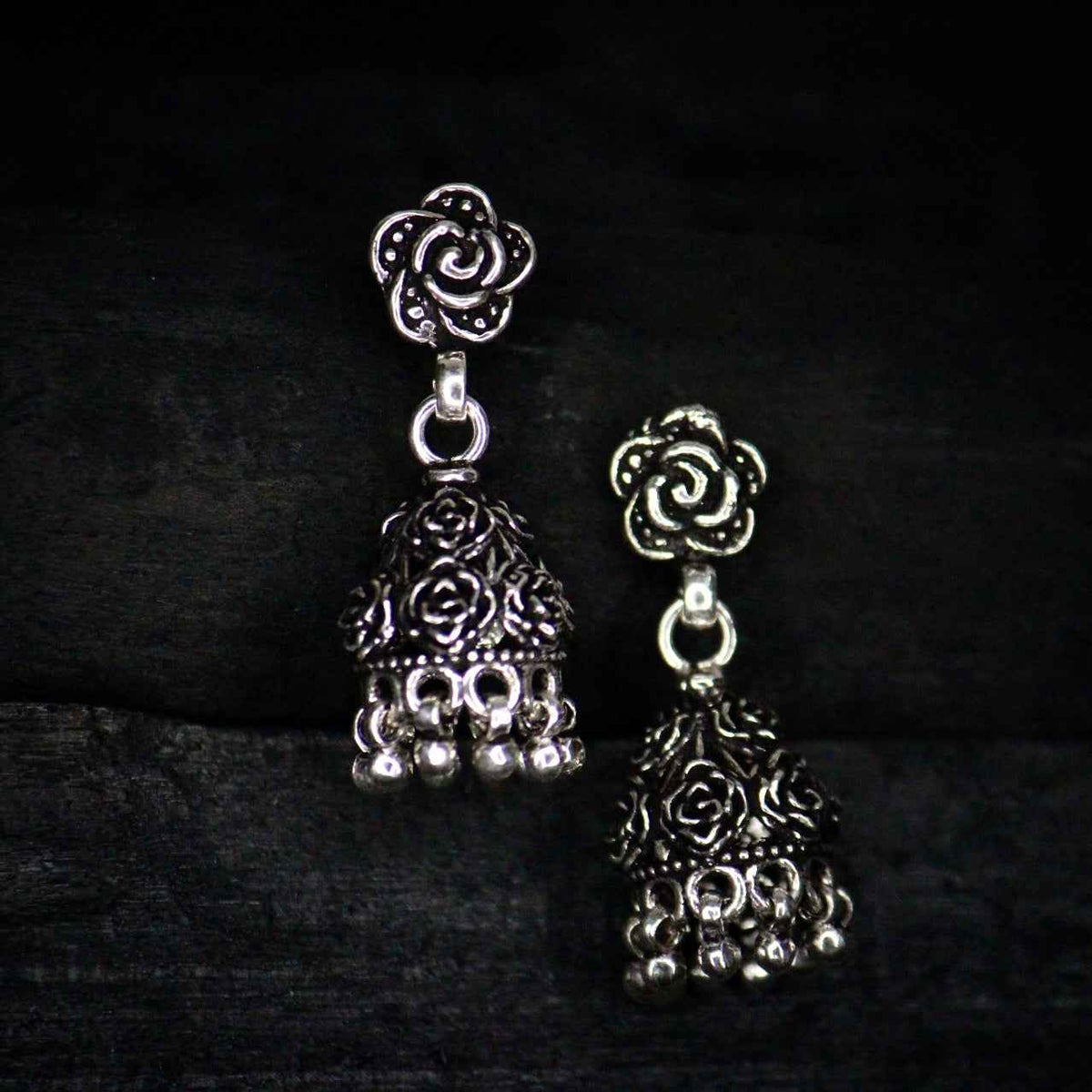 Rose jhumka