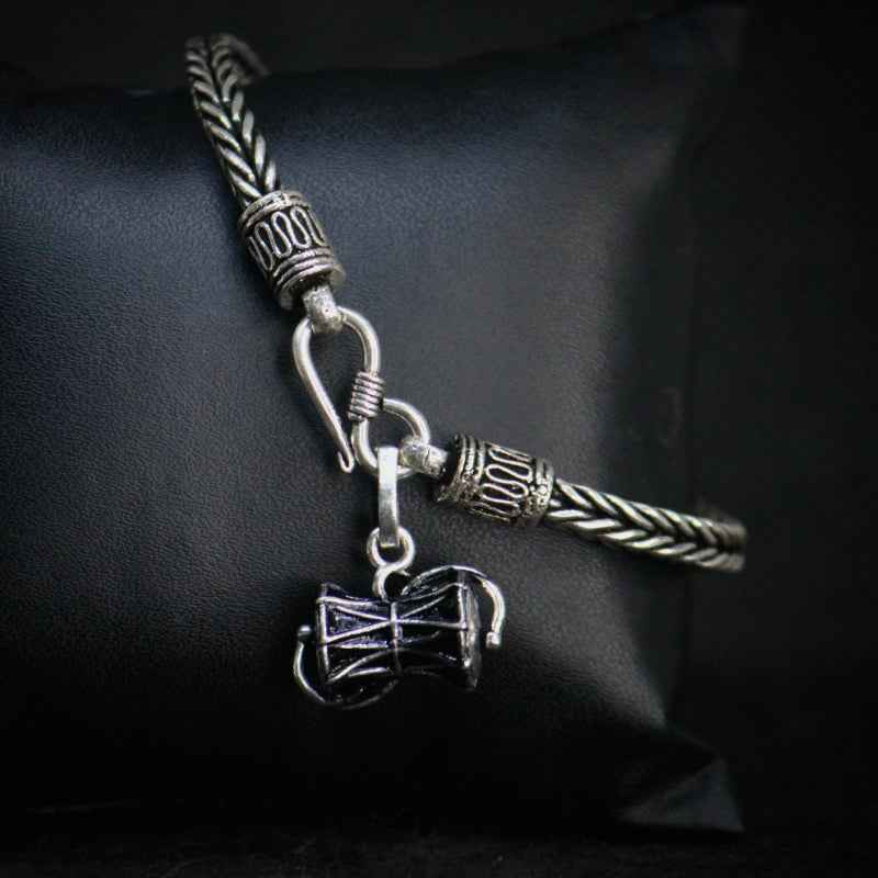 Men's Stylish Silver Bracelet With Damru Pendant
