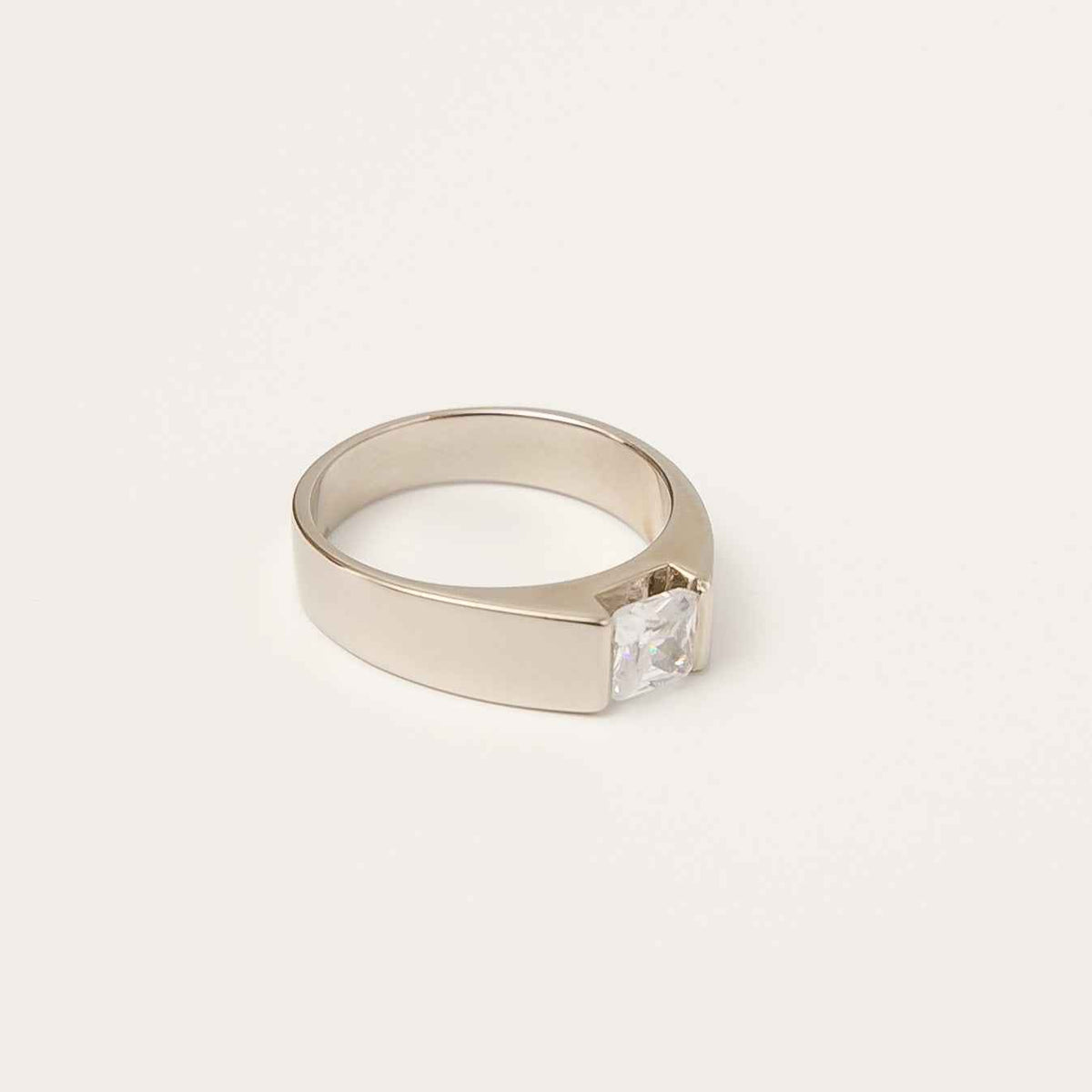 Men's diamond solitaire ring