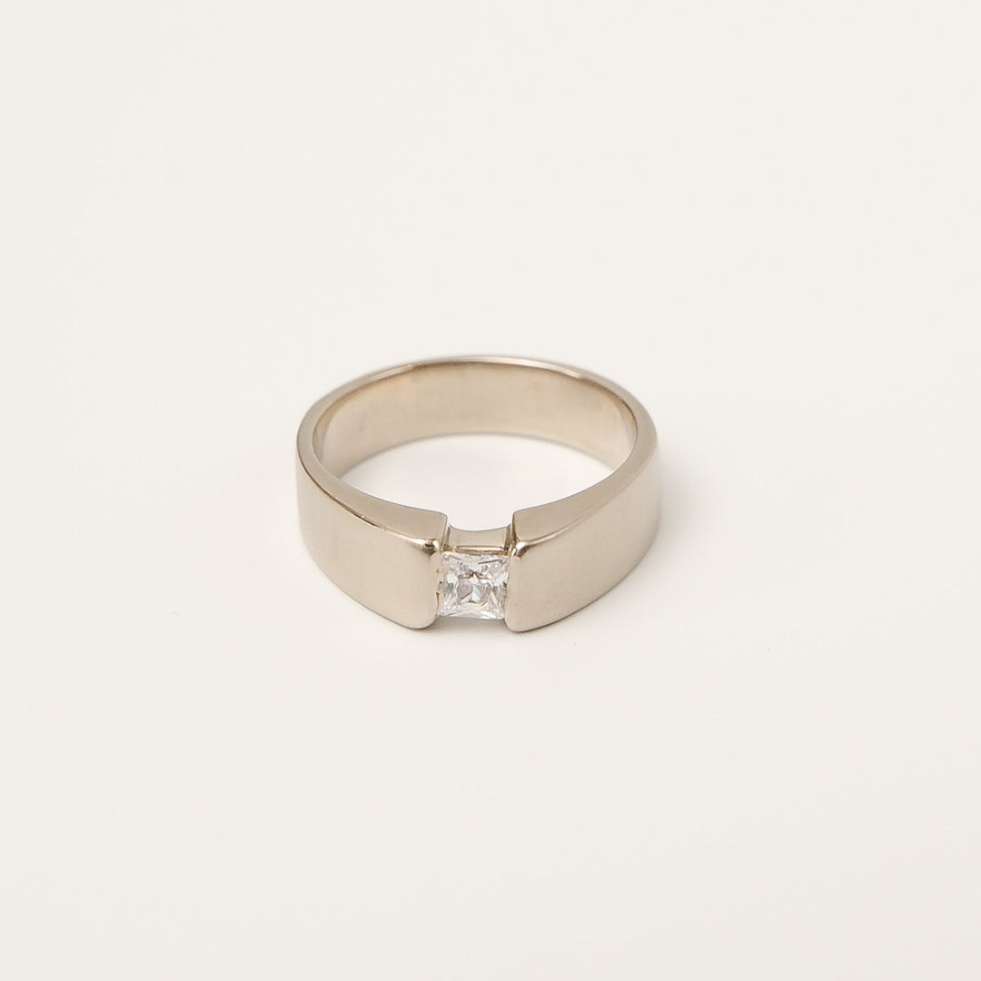 Noble Men's Diamond Solitaire Ring