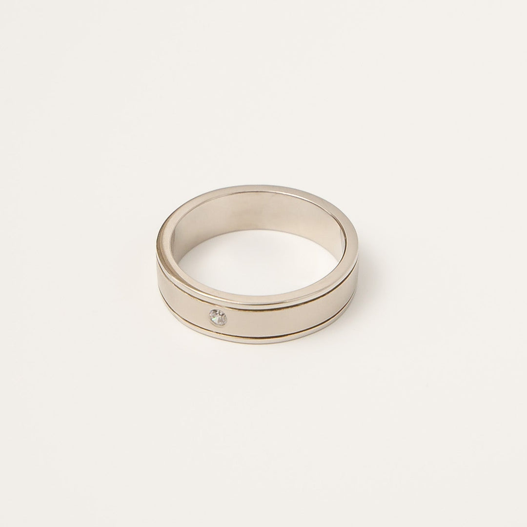 Sleek Round Diamond Solitaire Wedding Ring