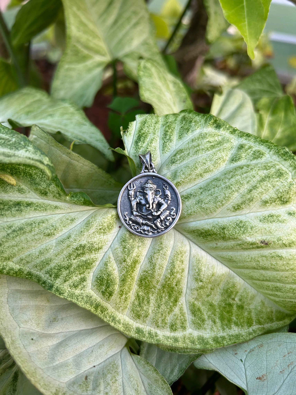 925 silver ganesha pendant | ganesh locket | vidhata jewels