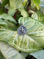 Load image into Gallery viewer, 925 Silver Ganesha Pendant | Ganesh Locket | Vidhata Jewels
