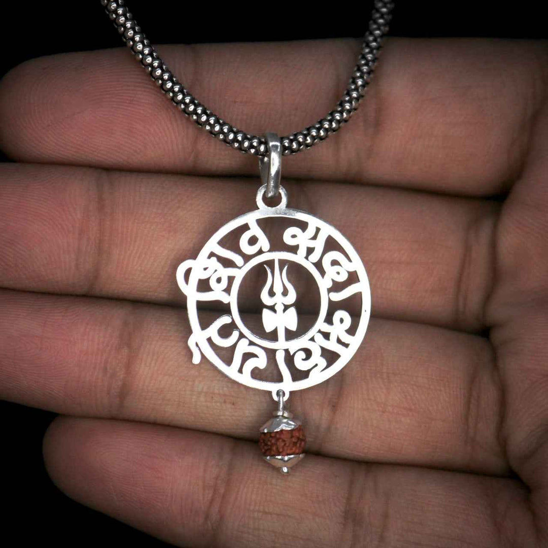 Shiv Sada Sahayte Silver Pendant Chain