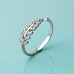 Load image into Gallery viewer, Leaf Diamond Ring
